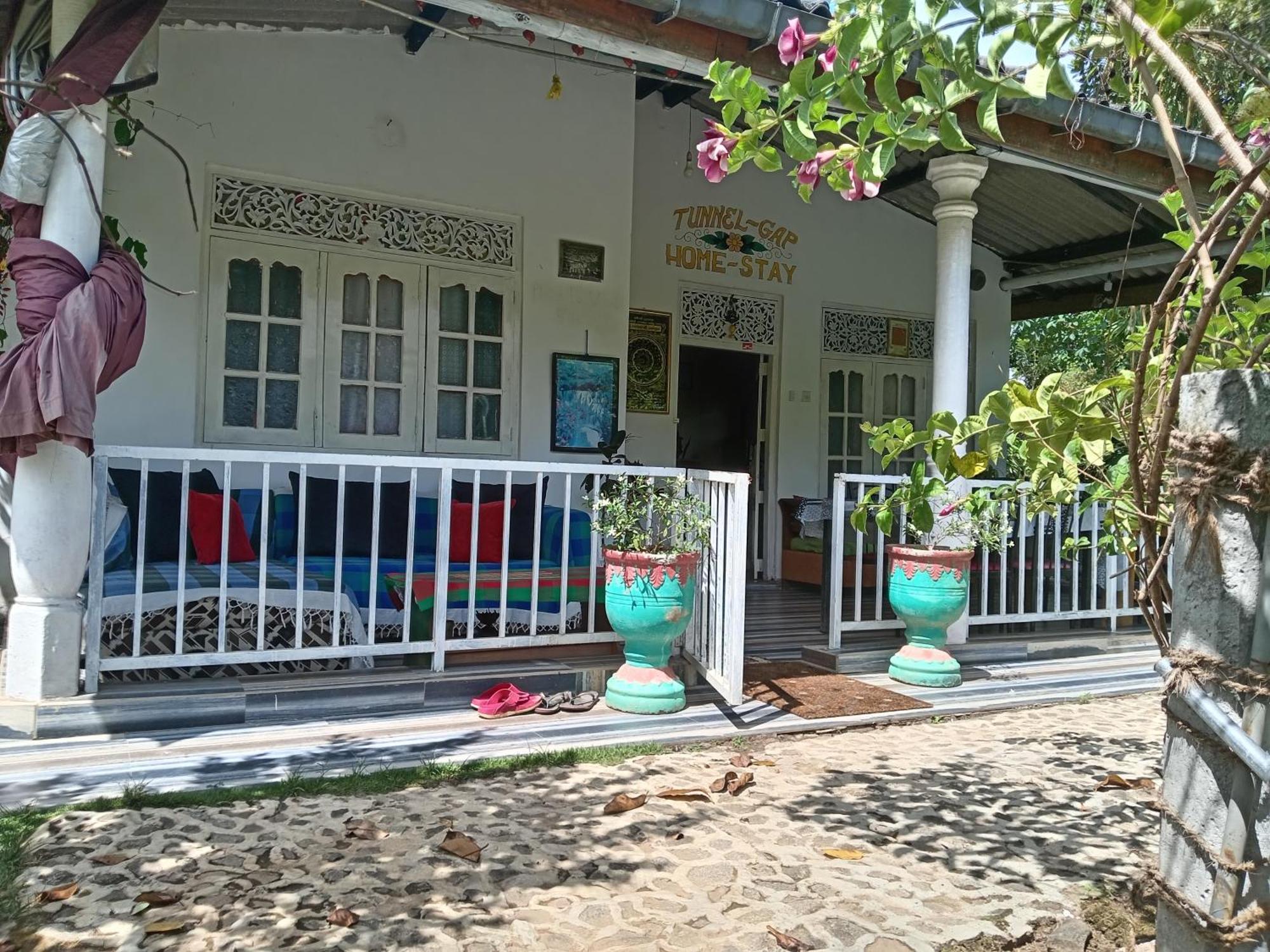 Tunnel Gap Homestay Ella Bagian luar foto